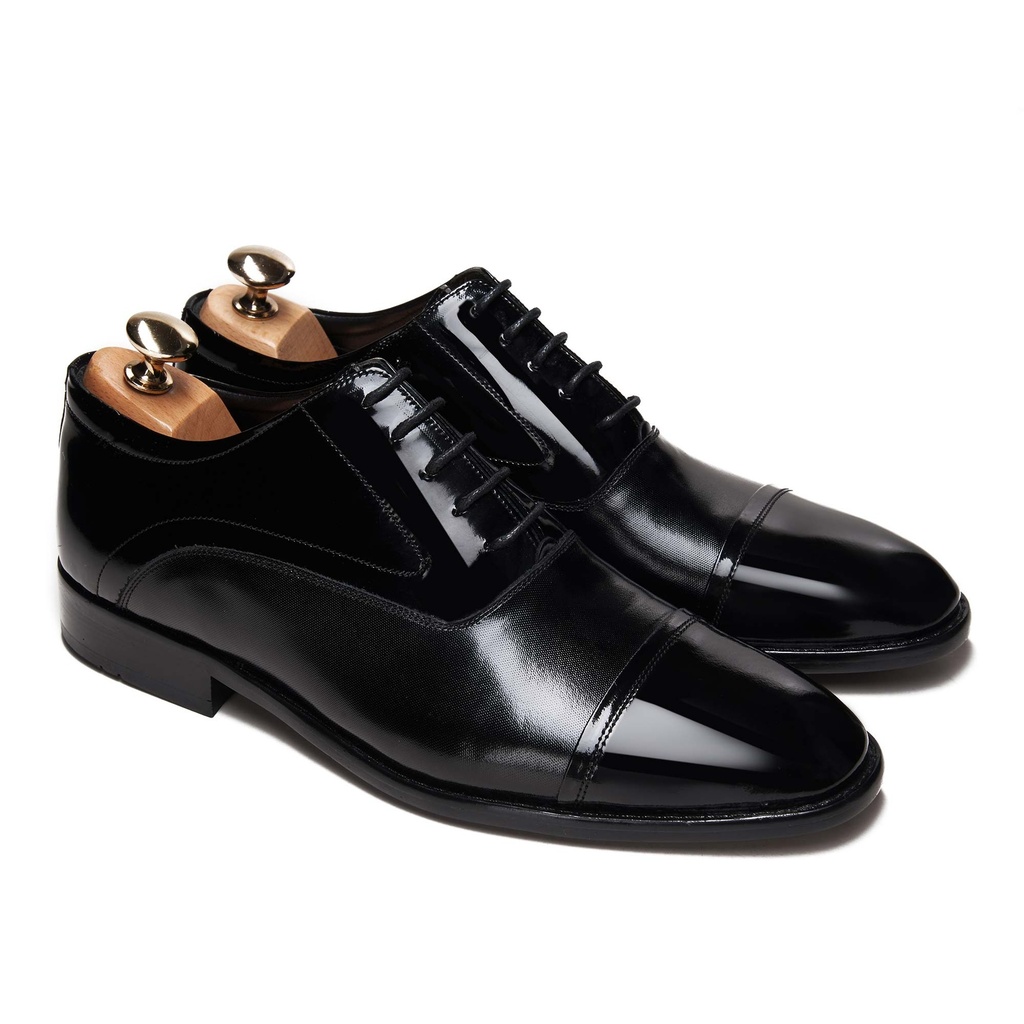 Elegant Oxford Cap Glossy Black With Satin